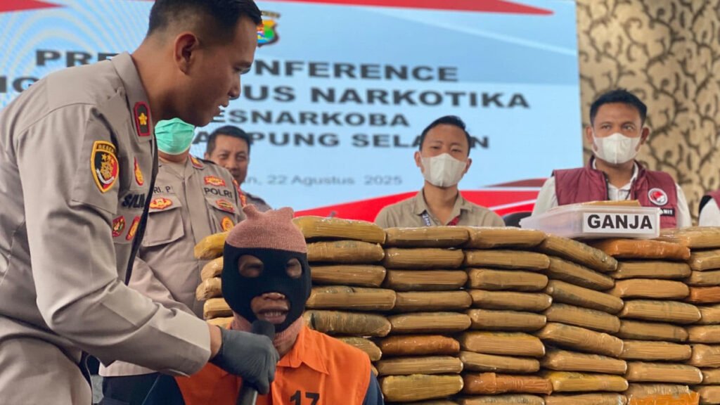 68a80a7703c3b-polres-lampung-selatan-gagalkan-penyelundupan-90-kilogram-ganja_lampung