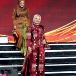Wastra Lampung Selatan Curi Perhatian di Kriyanusa 2026, Rheny Apriyani Tampil Elegan dalam Balutan Tradisi Modern